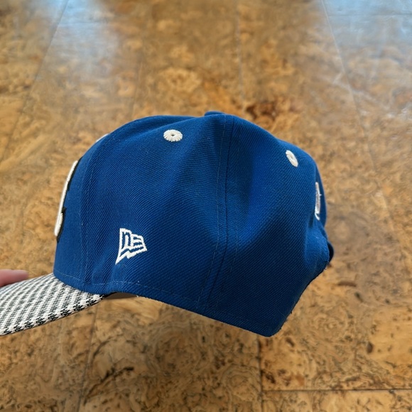 NWT SnapBack baseball cap - Picture 3 of 5
